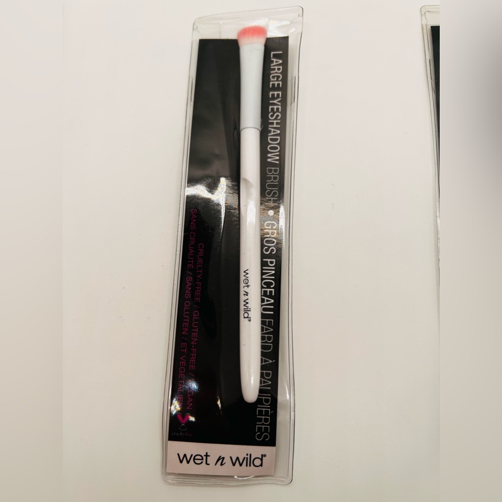 Wet n wild brush